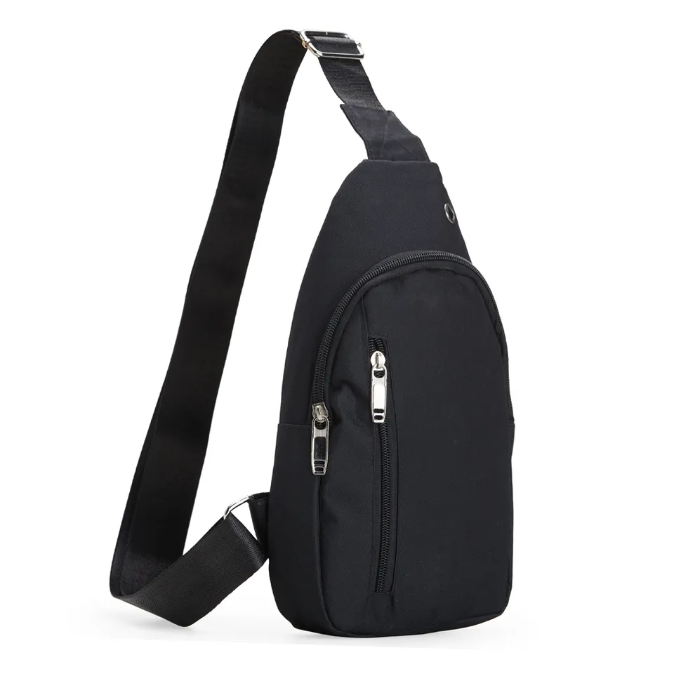 Bolsa de ombro personalizada com compartimentos e com alça transversal na cor preto