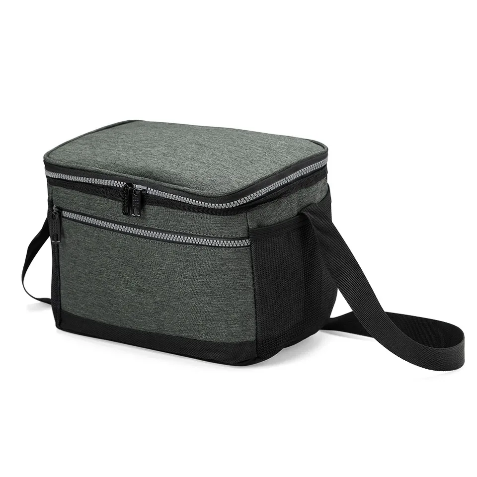 Bolsa térmica personalizada 11 litros com compartimentos e com alça transversal 16 × 24 cm na cor prata