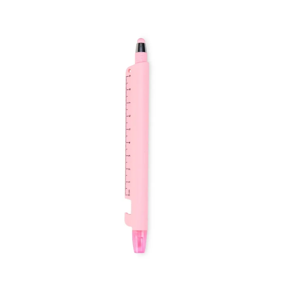 Caneta plástica personalizada com tampa com detalhe emborrachado na cor rosa