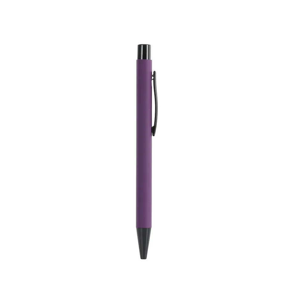 Caneta de metal personalizada com detalhe emborrachado na cor roxo