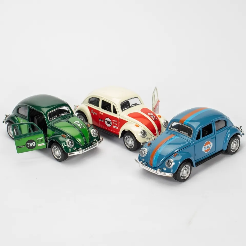 Carro miniatura na cor amarelo