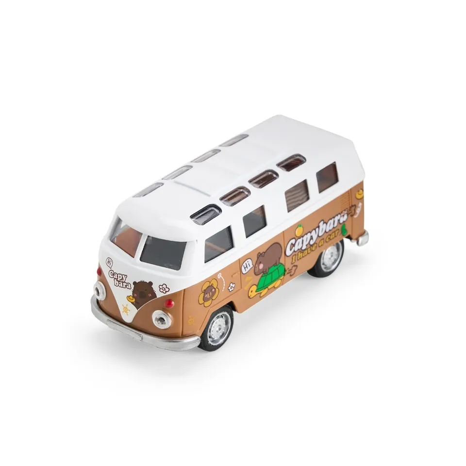 Carro miniatura na cor marrom