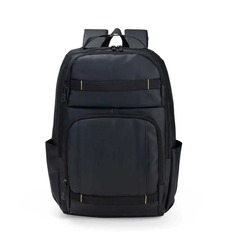 Mochila para notebook de couro sintético personalizada 23 litros impermeável na cor preto
