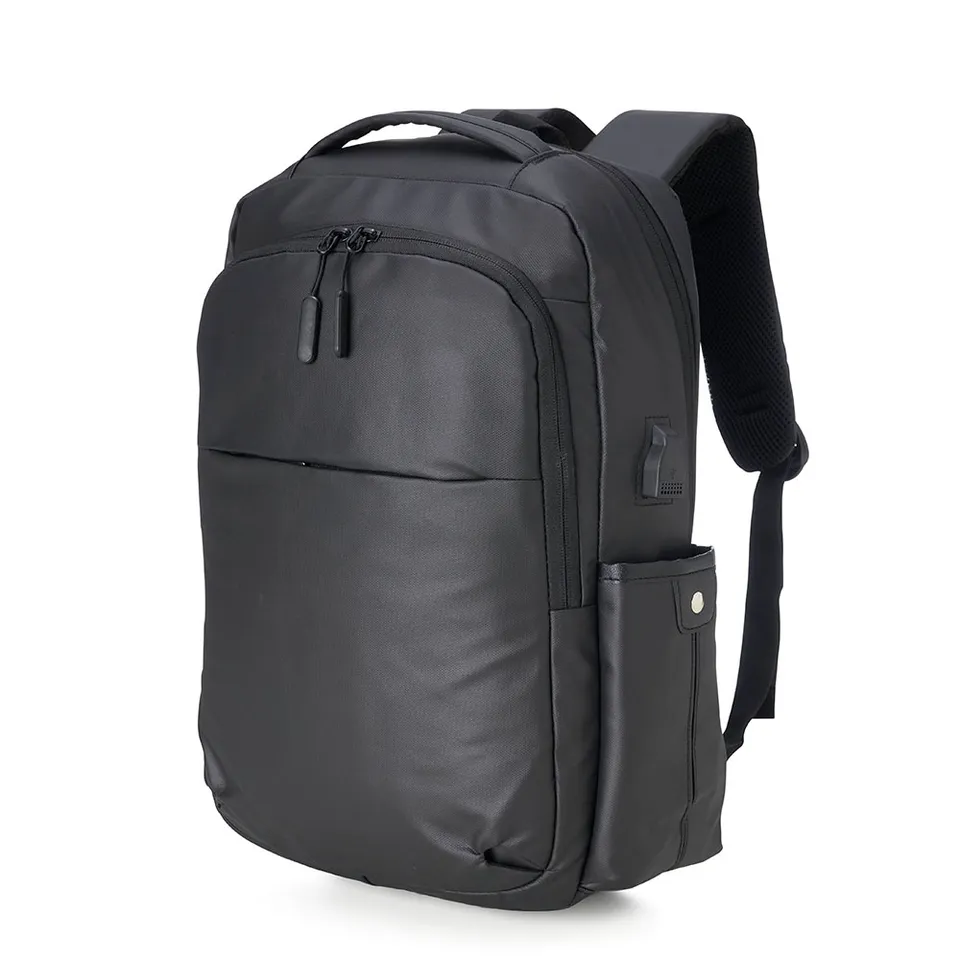 Mochila para notebook de couro sintético personalizada 20 litros com USB na cor preto