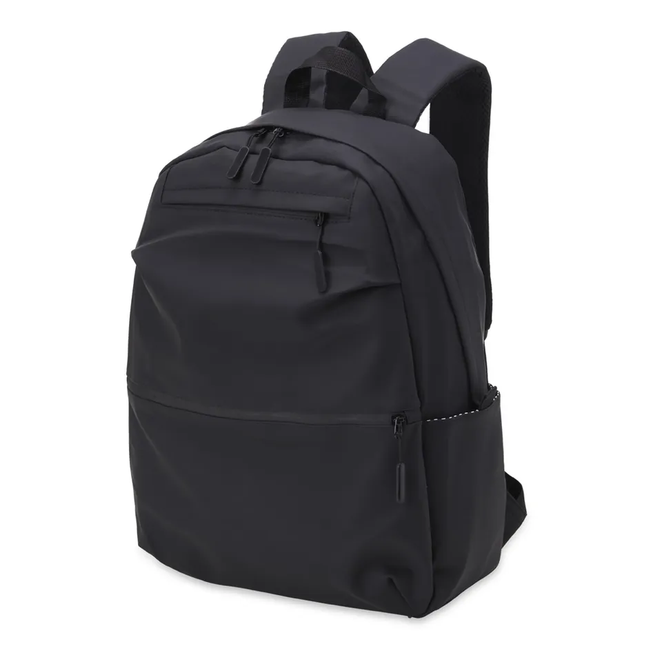 Mochila para notebook de couro sintético personalizada 30 litros na cor preto