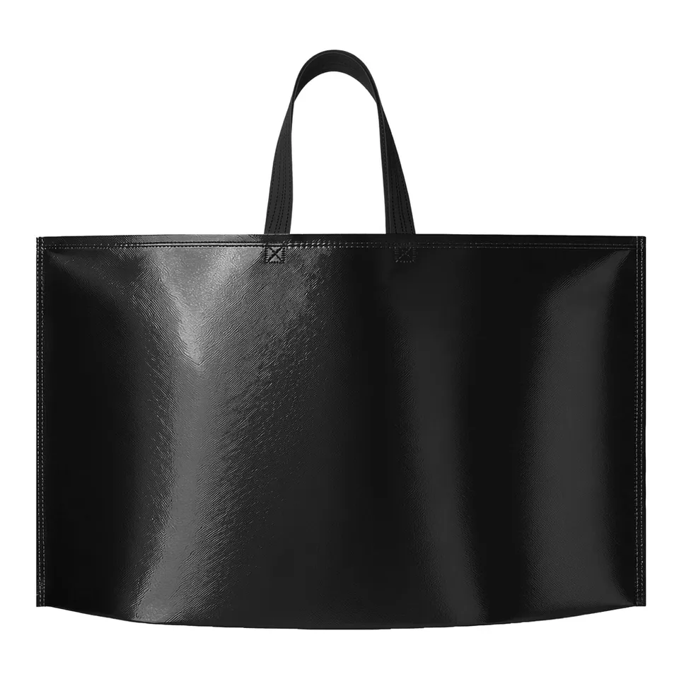 Sacola TNT metalizada personalizada 40,6 × 64,5 cm na cor preto