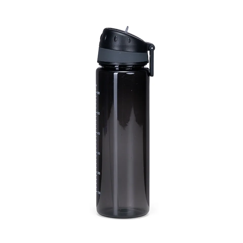 Squeeze plástico personalizado 700 ml com canudo e marcação de volume na cor preto