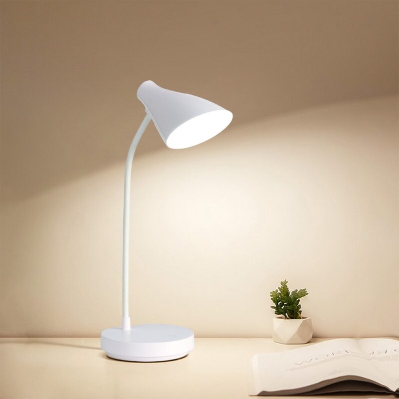 LUMINÁRIA ARTICULÁVEL EM LED RECARREGÁVEL