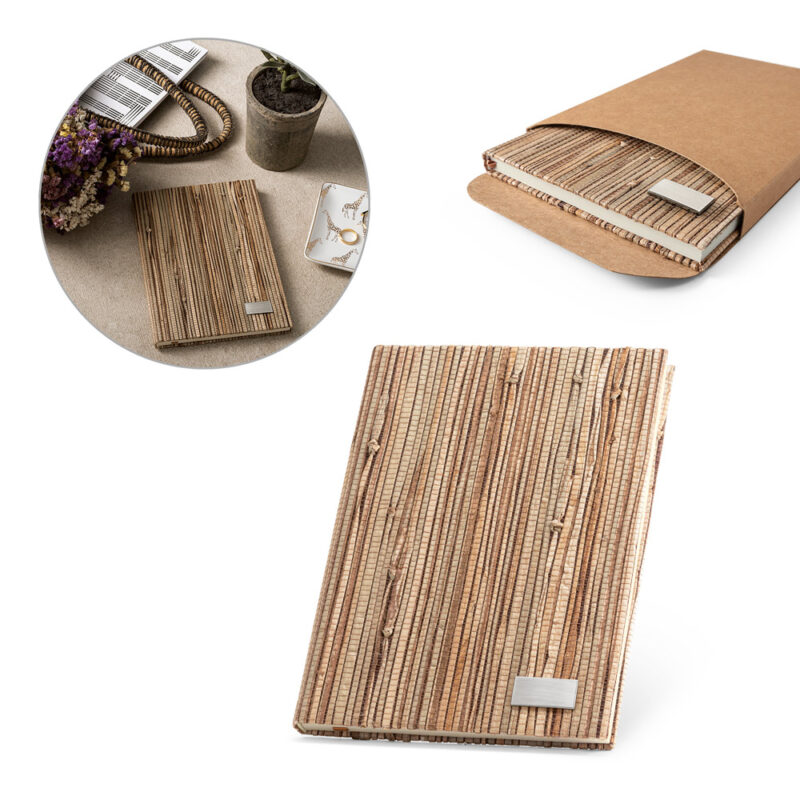 Caderno A5 de capa dura em palha natural com 192 páginas pautadas recicladas