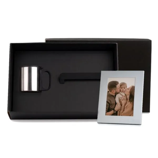 KIT CANECA EM AÇO INOX E PORTA-RETRATO EM ALUMÍNIO - 2 PÇS